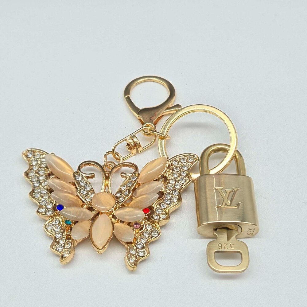 Authentic Louis Vuitton Gold Lock & Key ✨ Bag Charm Unbranded Butterfly Keychain - Picture 2 of 9